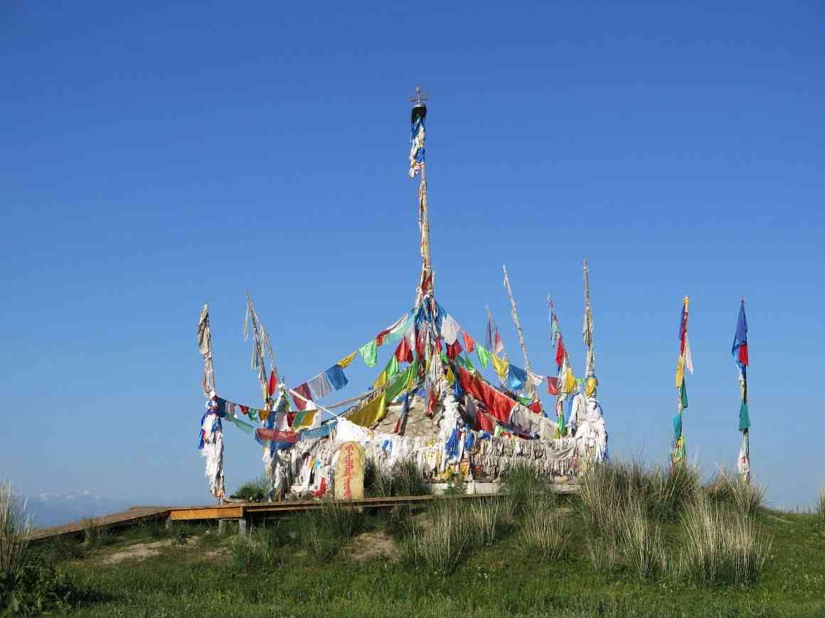 新疆蒙古族的敖包文化