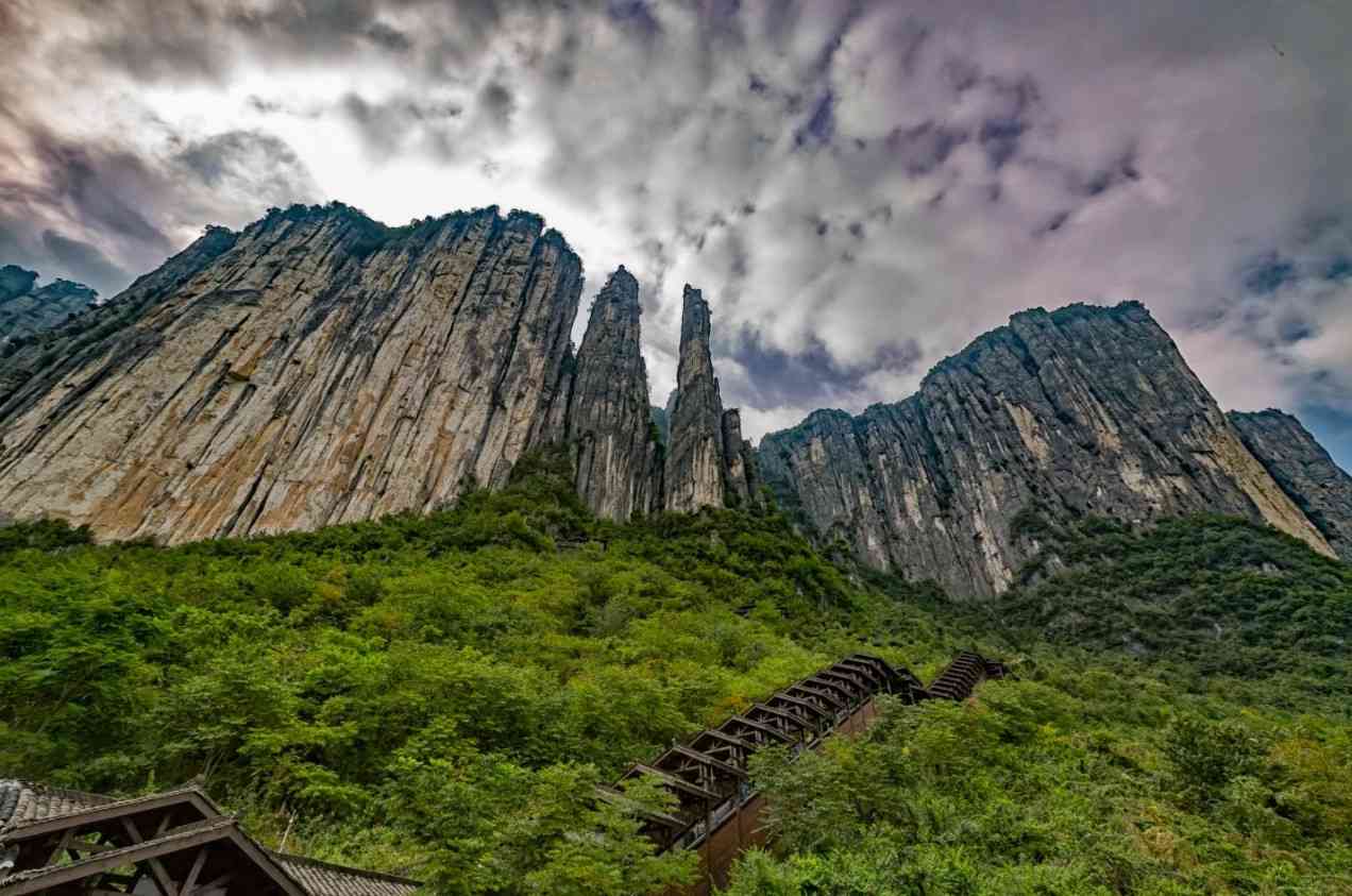 热门网剧《怒晴湘西》取景地各个透露着神秘似仙境，原来取景地在这里！