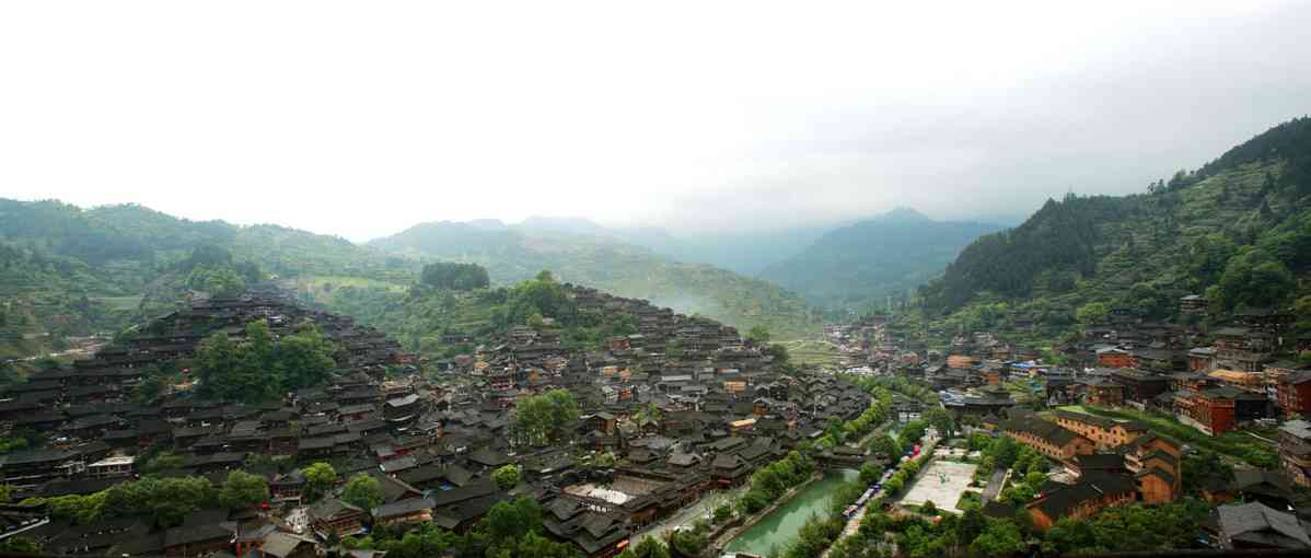 去贵州旅游，西江千户苗寨和镇远古城哪个更好玩？