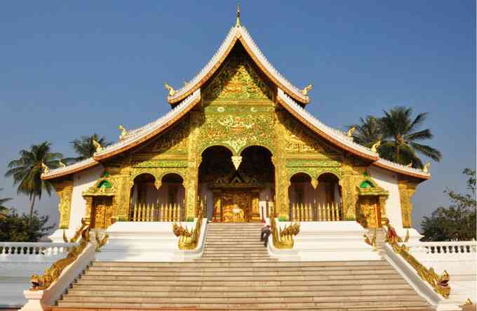 去曼德勒旅游，探秘曼德勒金色宫殿柚木寺