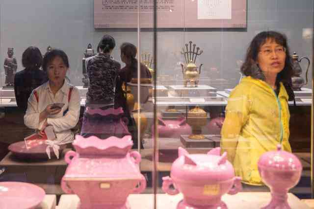 《园说——北京古典名园文物展》火热展览中。皇家瓷器竟也是少女粉ins风？错过这次展览遗憾终生