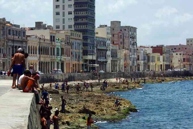 跟着韩剧去旅游，宋慧乔度假的古巴哈瓦那老城有哪些看点？