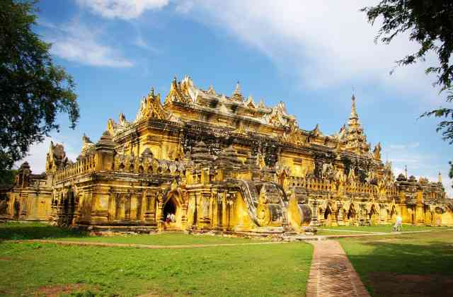 去曼德勒旅游，探秘曼德勒金色宫殿柚木寺