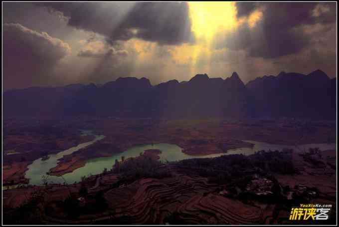 广西--比桂林漓江更有特色的河--红水河