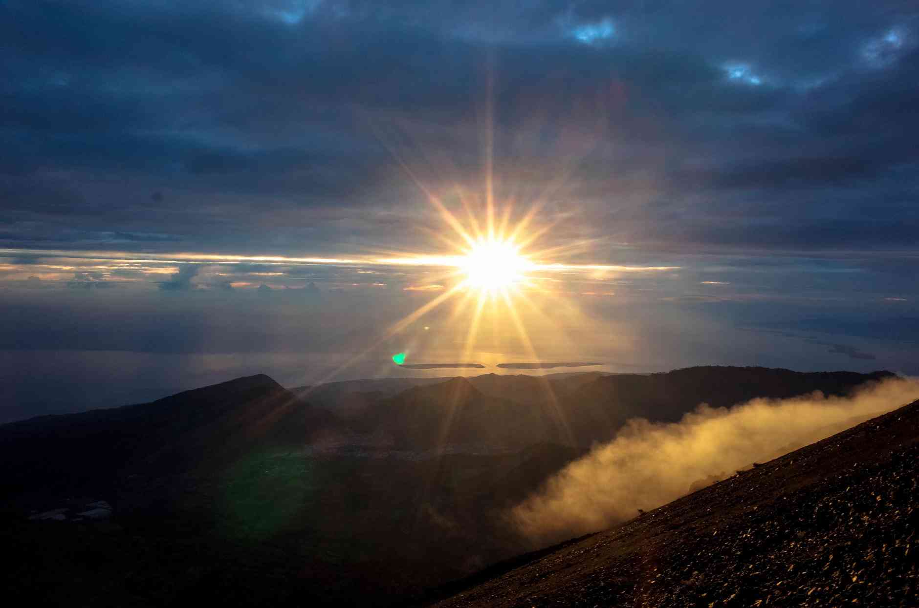 去林贾尼火山徒步，该如何选择？