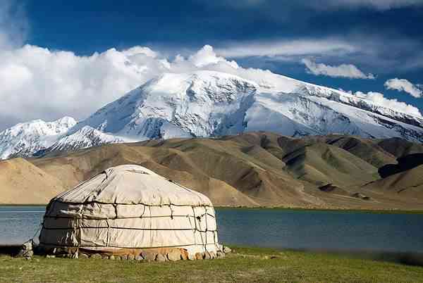 新疆蒙古族的敖包文化
