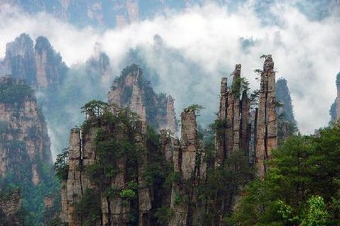 <张家界-黄龙洞-天门山-凤凰古城5日游>舒适全景之旅（当地游）