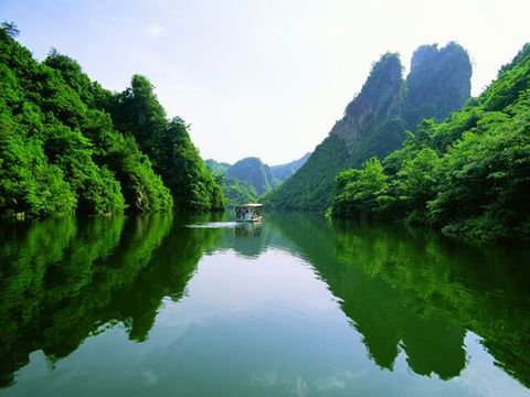 <张家界-凤凰-宝峰湖-天门山双飞5日游>泡温泉宿五星